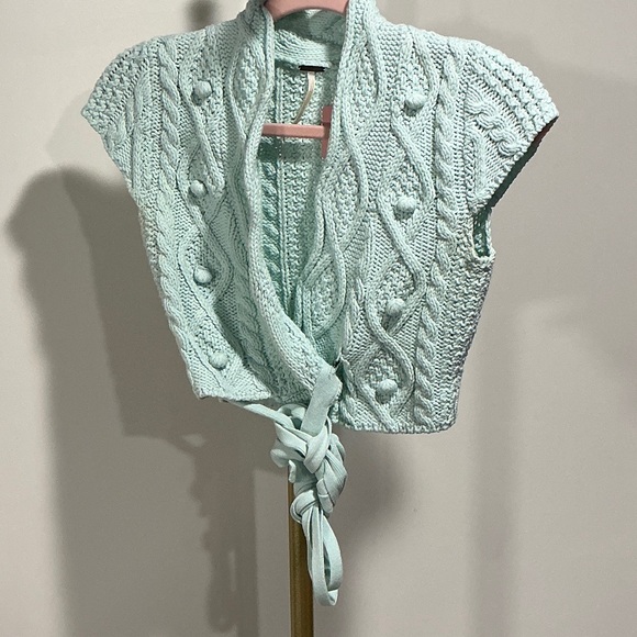 Free People Tops - Free People Mint Cable Knit Tie-Front Crop Top